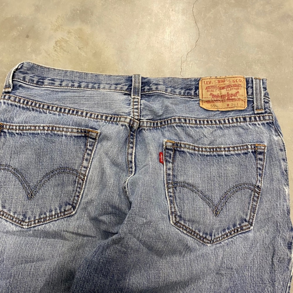 Levis 559 Relaxed Straight Leg Jeans Mens 36x34 Blue Light Wash Distressed Denim - Picture 6 of 7